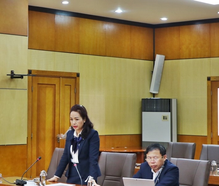 Đ/c Phạm Thu Hiền - Phó Bí thư Thường trực Đảng ủy TCT trình bày 02 báo cáo tại hội nghị
