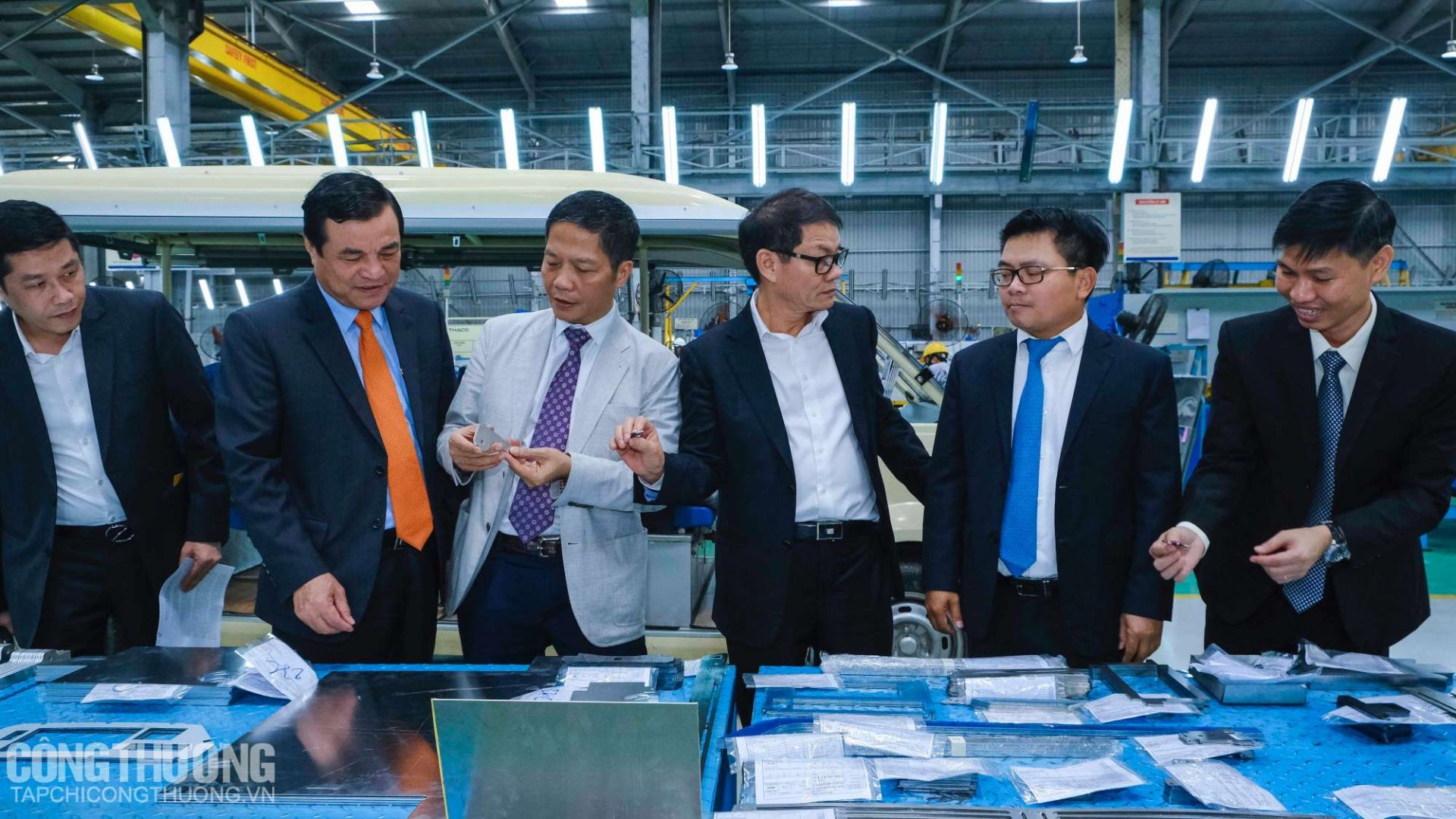 Bộ trưởng Trần Tuấn Anh cùng đoàn công tác Bộ Công Thương thăm quan nhà máy THACO Trường Hải
