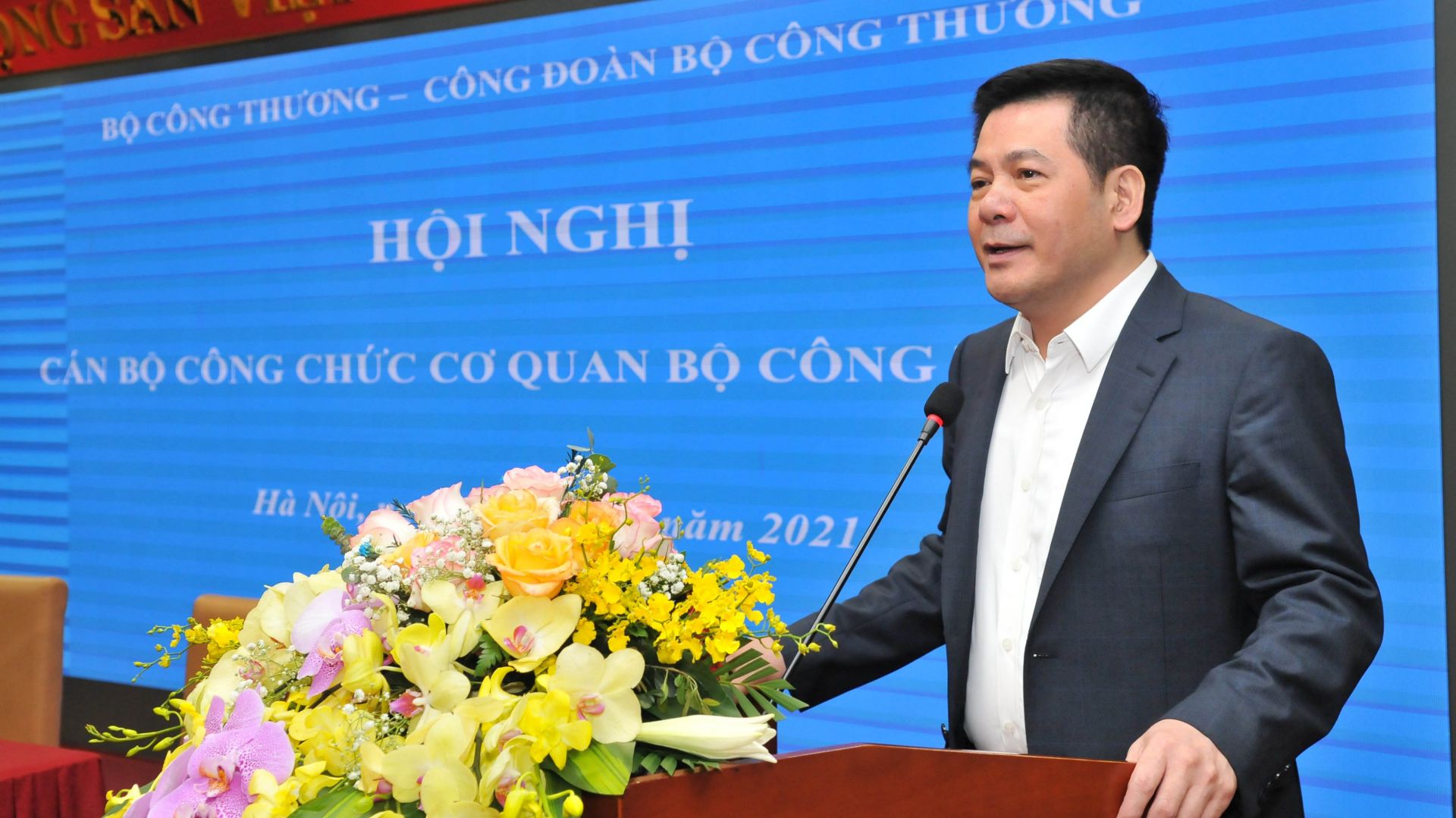 bộ trưởng Nguyễn Hồng Diên
