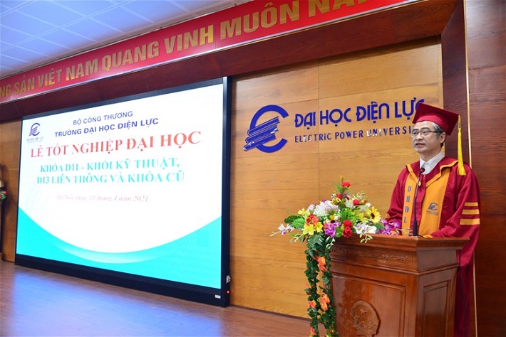 TS. Trương Huy Hoàng phát biểu tại buổi lễ.