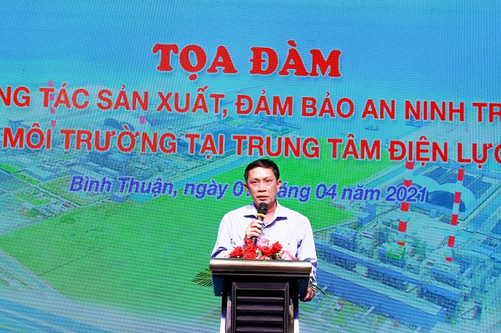 Ông Nguyễn Trung Trực – Chủ tịch UBND Huyện Tuy Phong phát biểu tại buổi Tọa đàm