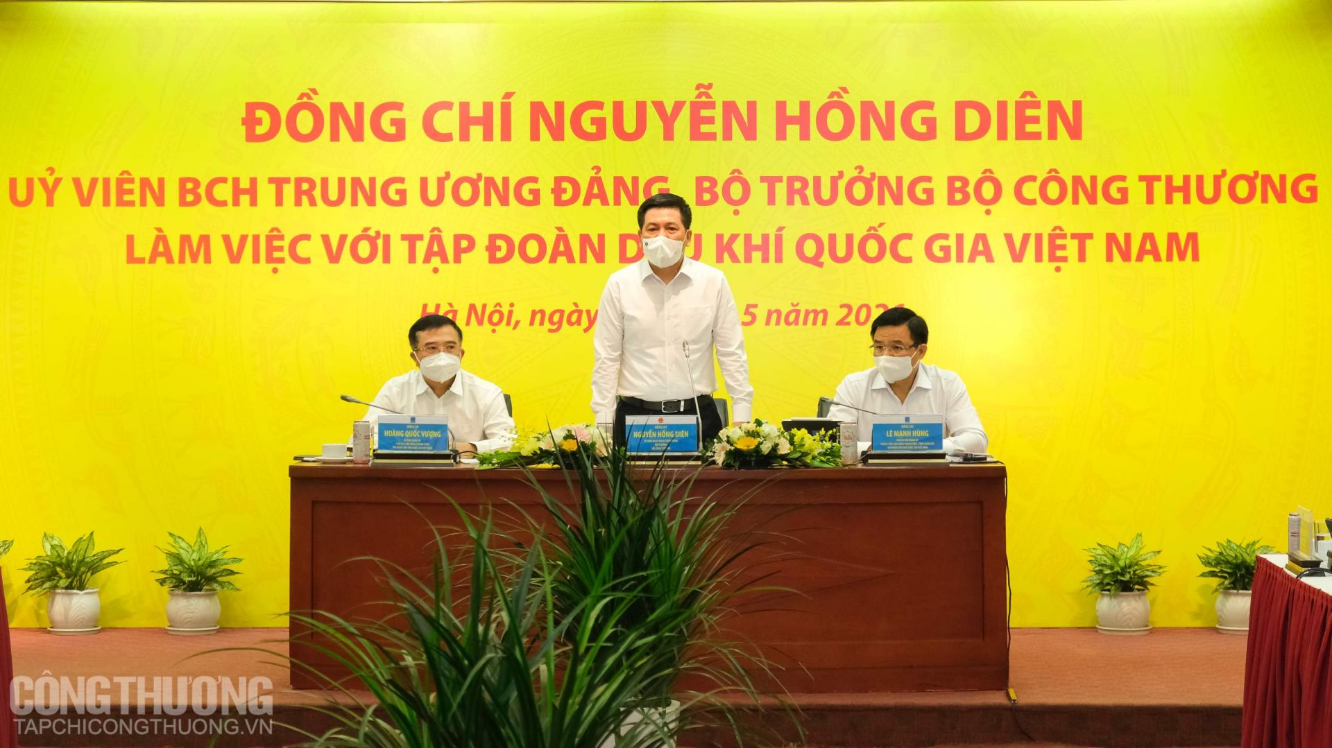 Bộ trưởng Bộ Công Thương Nguyễn Hồng Diên phát biểu tại buổi làm việc