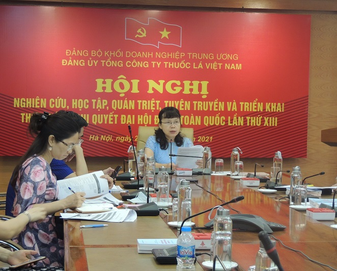Đ/c Trần Thị Hoàng Mai – Phó Bí thư Thường trực/Thành viên HĐTV TCT trực tiếp quán triệt Chương trình hành động của Đảng bộ Tổng công ty