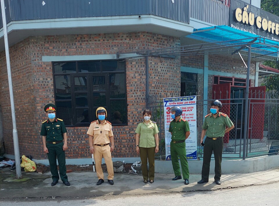 Đoàn kiểm tra liên ngành của UBND huyện Vũ Thư đi kiểm tra công tác phòng chống dịch Covid-19