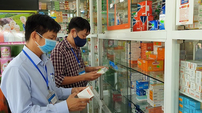 Ngày 27/7, Tổng cục Quản lý thị trường, Bộ Công Thương đã vào cuộc và xác minh thuốc, sản phẩm "hỗ trợ điều trị Covid-19" tăng giá bán bất hợp lý.