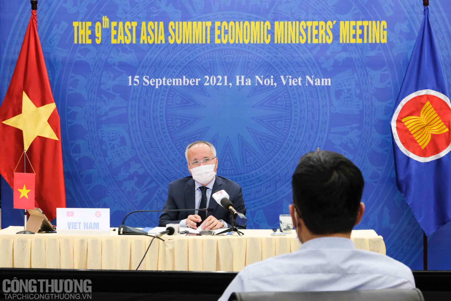 Thứ trưởng Bộ Công Thương Trần Quốc Khánh trả lời báo chí về kết quả Hội nghị Bộ trưởng Kinh tế ASEAN lần thứ 53 và các Hội nghị liên quan