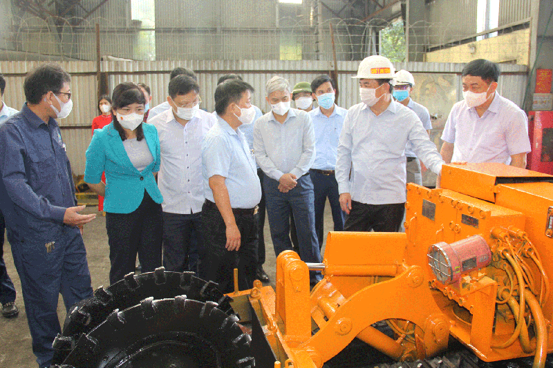 TKV đồng hành cùng Quảng Ninh phòng chống dịch và phát triển kinh tế