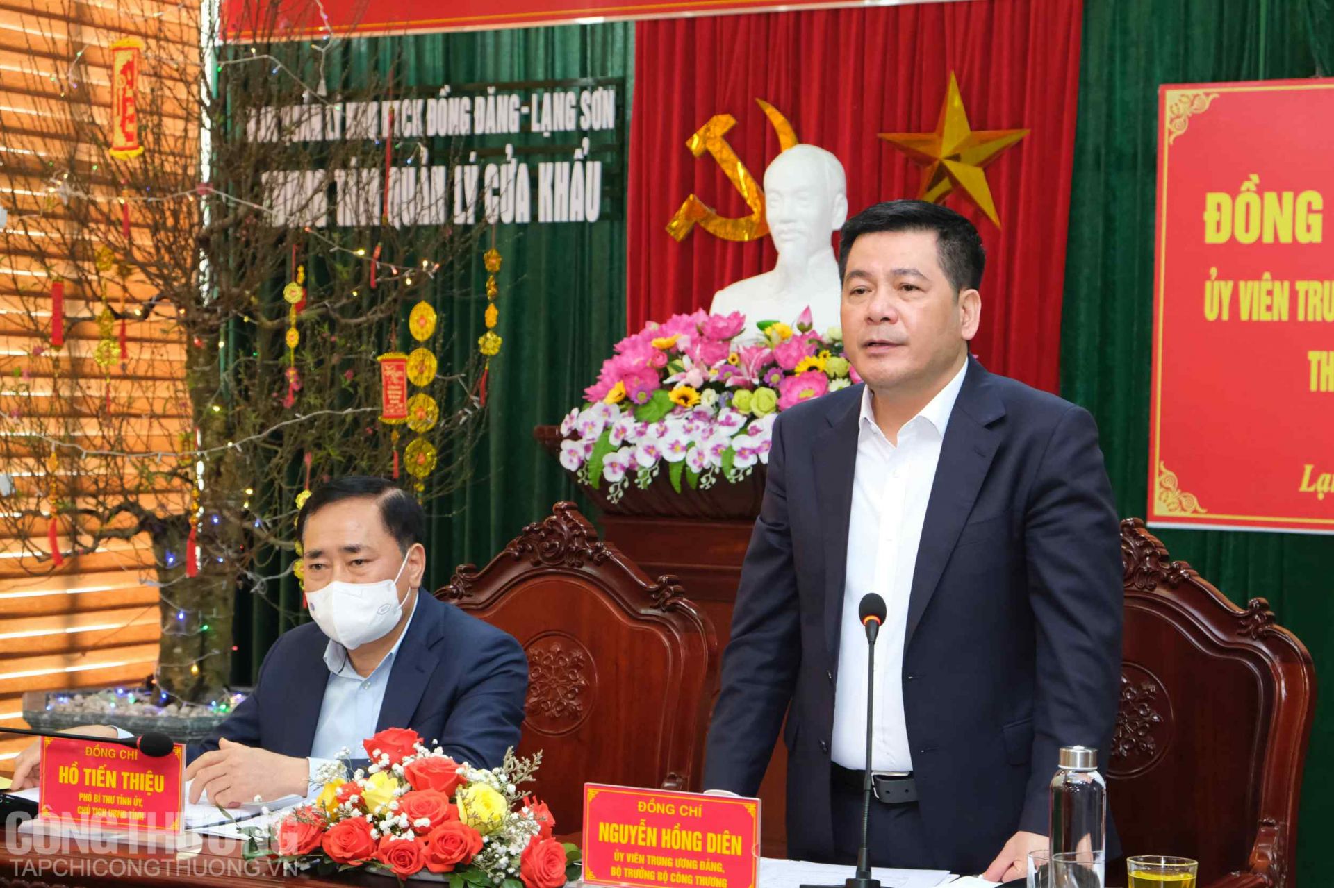 Bộ trưởng Bộ Công Thương Nguyễn Hồng Diên ghi nhận nỗ lực của chính quyền địa phương và các lực lượng chức năng thời gian qua nhằm thuận lợi hóa hoạt động thương mại qua cửa khẩu