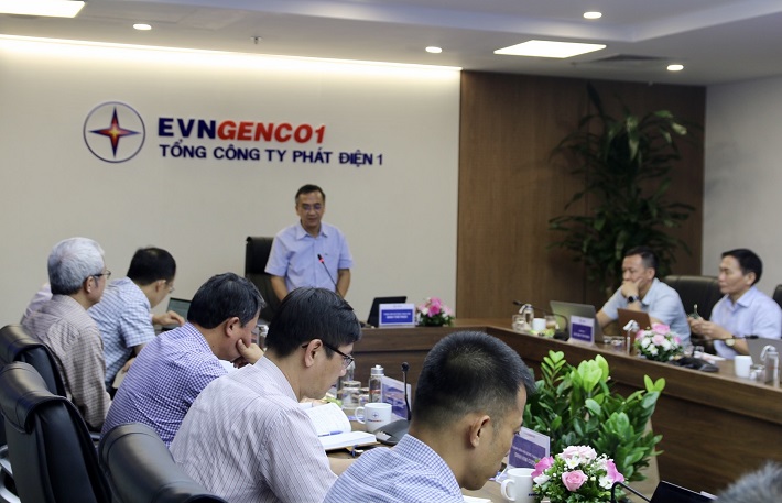 Ông Đinh Thế Phúc, Thành viên HĐTV EVN chủ trì buổi làm việc với EVNGENCO1