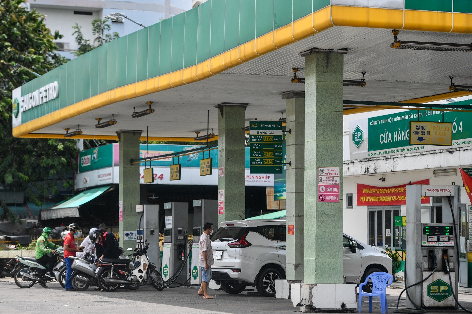 Các doanh nghiệp kinh doanh xăng dầu trên địa bàn TP. Hồ Chí Minh đang nỗ lực cùng cơ quan quản lý nhà nước đảm bảo nguồn cung phục vụ người dân và doanh nghiệp