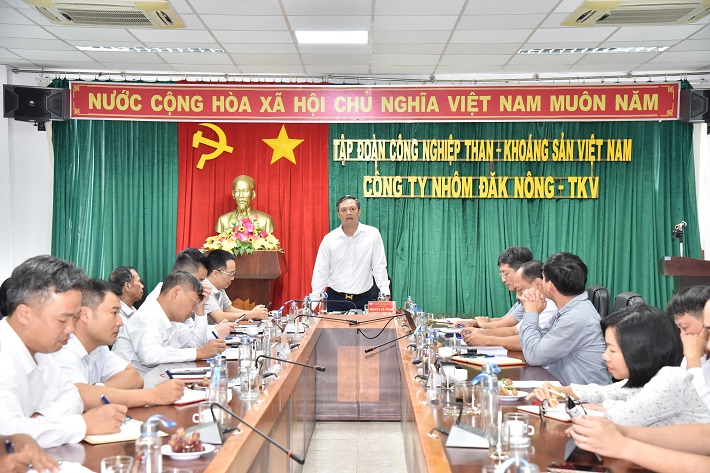  Đồng chí Nguyễn Bá Phong - Bí thư Đảng ủy, Giám đốc Công ty phát biểu kết luận Hội nghị