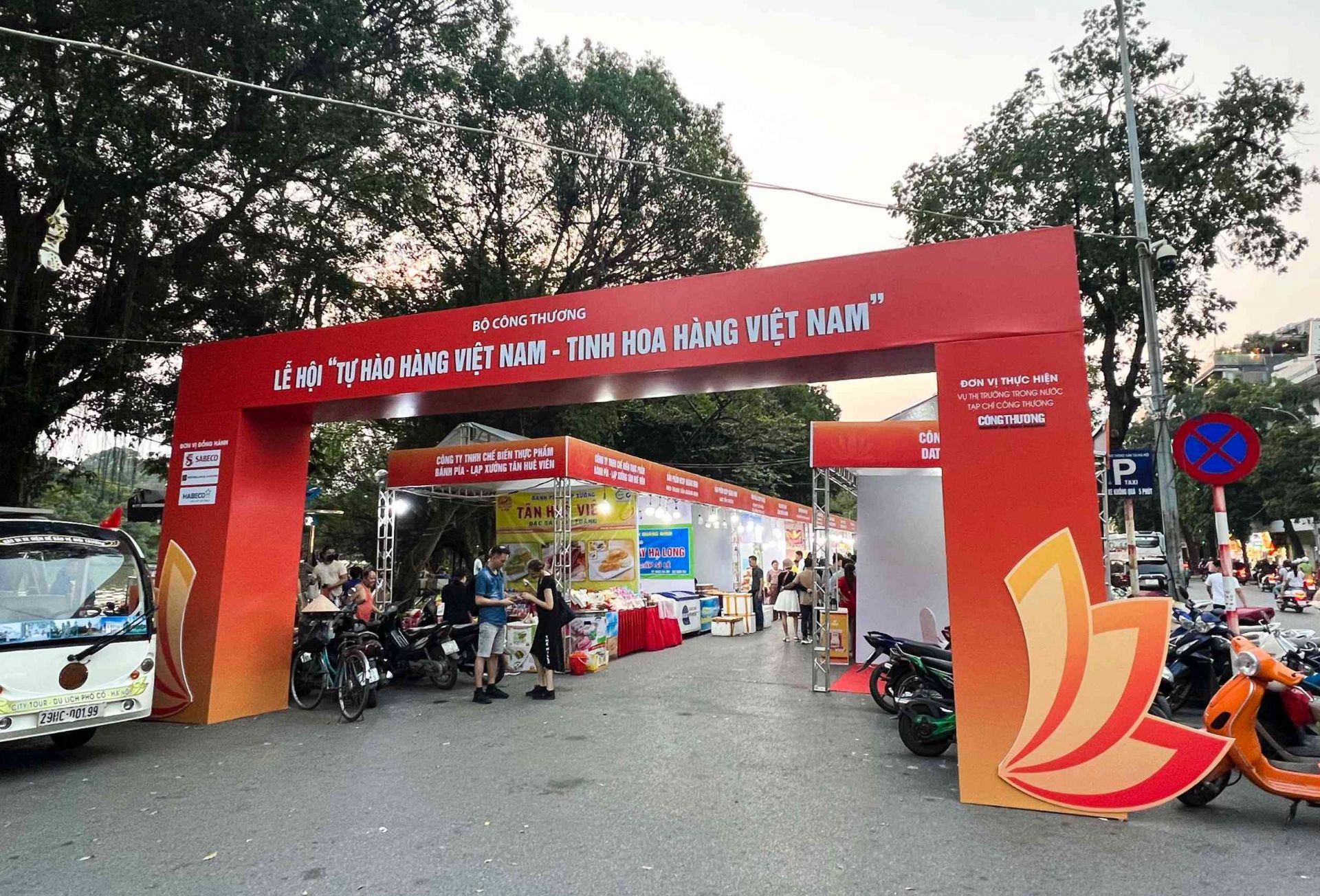 Lễ hội “Tự hào hàng Việt Nam - Tinh hoa hàng Việt Nam” năm 2022