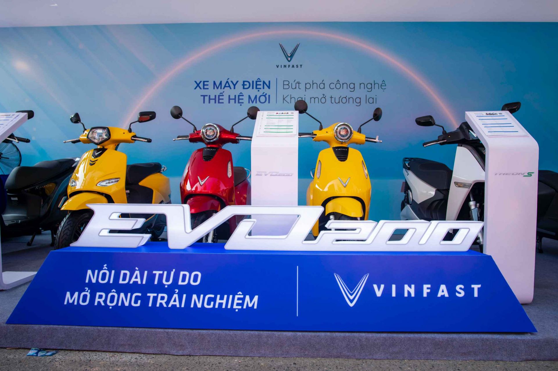 VinFast mang đến Lễ hội Tự hào hàng Việt Nam, Tinh hoa hàng Việt Nam 5 mẫu xe điện: Klara, Feliz, Evo, Theon và Vento