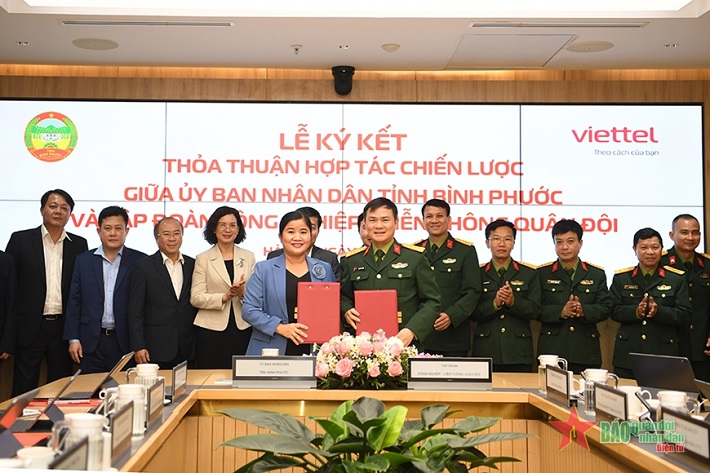 Lãnh đạo tỉnh Bình Phước và Tập đoàn Viettel ký kết hợp tác