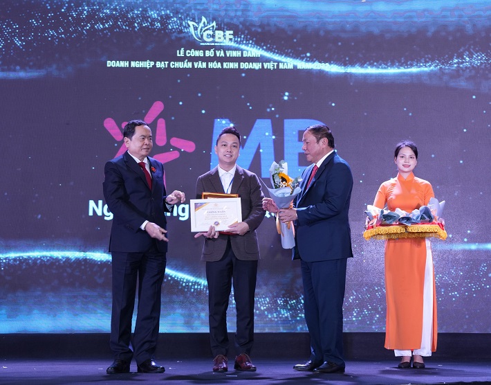 MB được vinh danh “Doanh nghiệp đạt chuẩn văn hóa kinh doanh Việt Nam 2022”