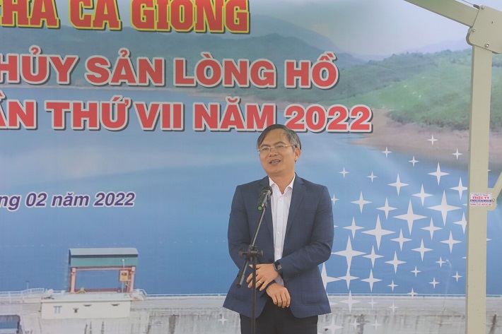 Ông Thái Hoàng Vũ - Chủ tịch UBND huyện Bắc Trà My phát biểu chỉ đạo tại sự kiện thả cá giống lần thứ VII năm 2022