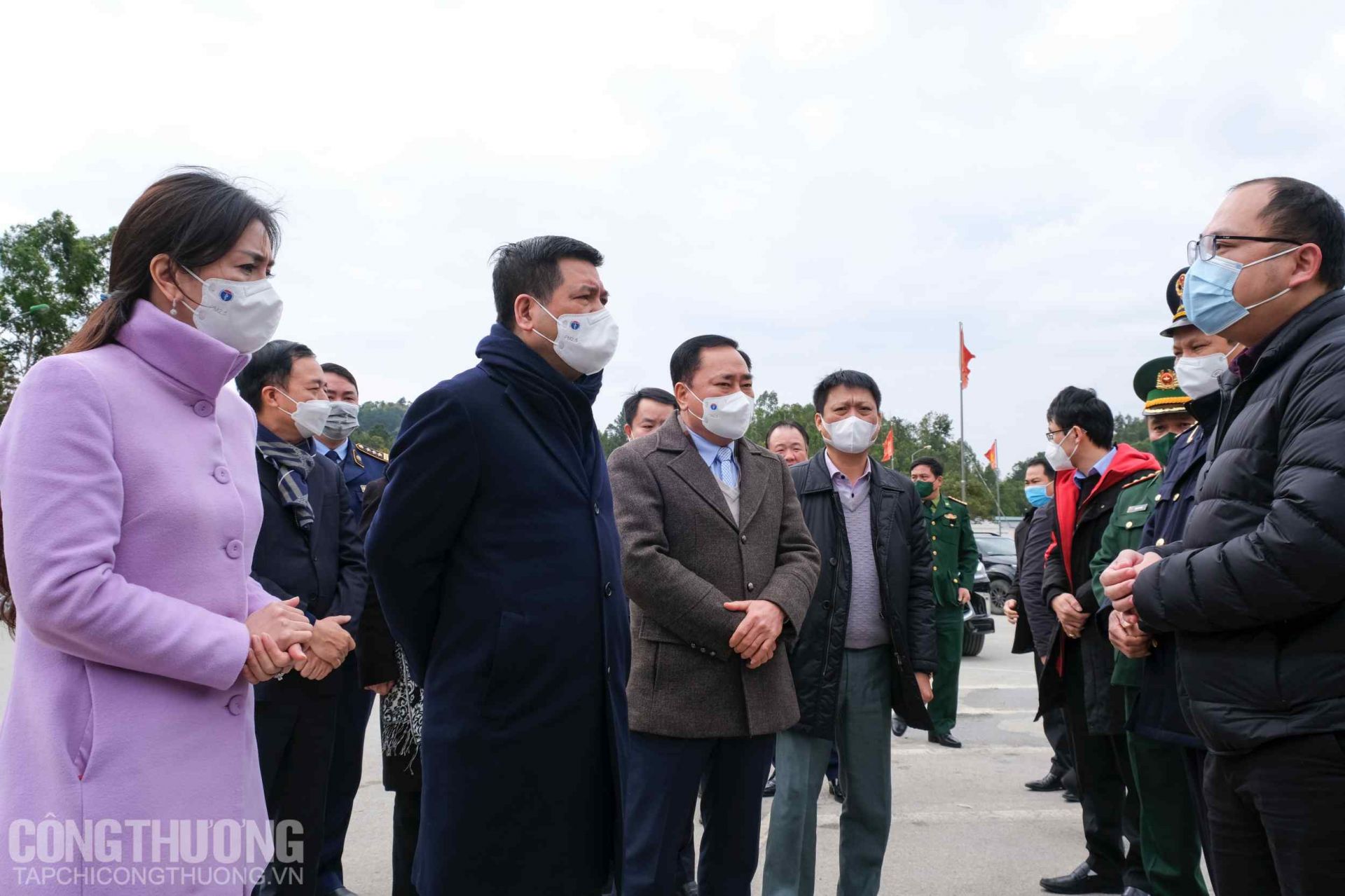 Bộ trưởng Bộ Công Thương Nguyễn Hồng Diên kiểm tra tình hình hàng hóa tại cửa khẩu Hữu Nghị (Lạng Sơn)