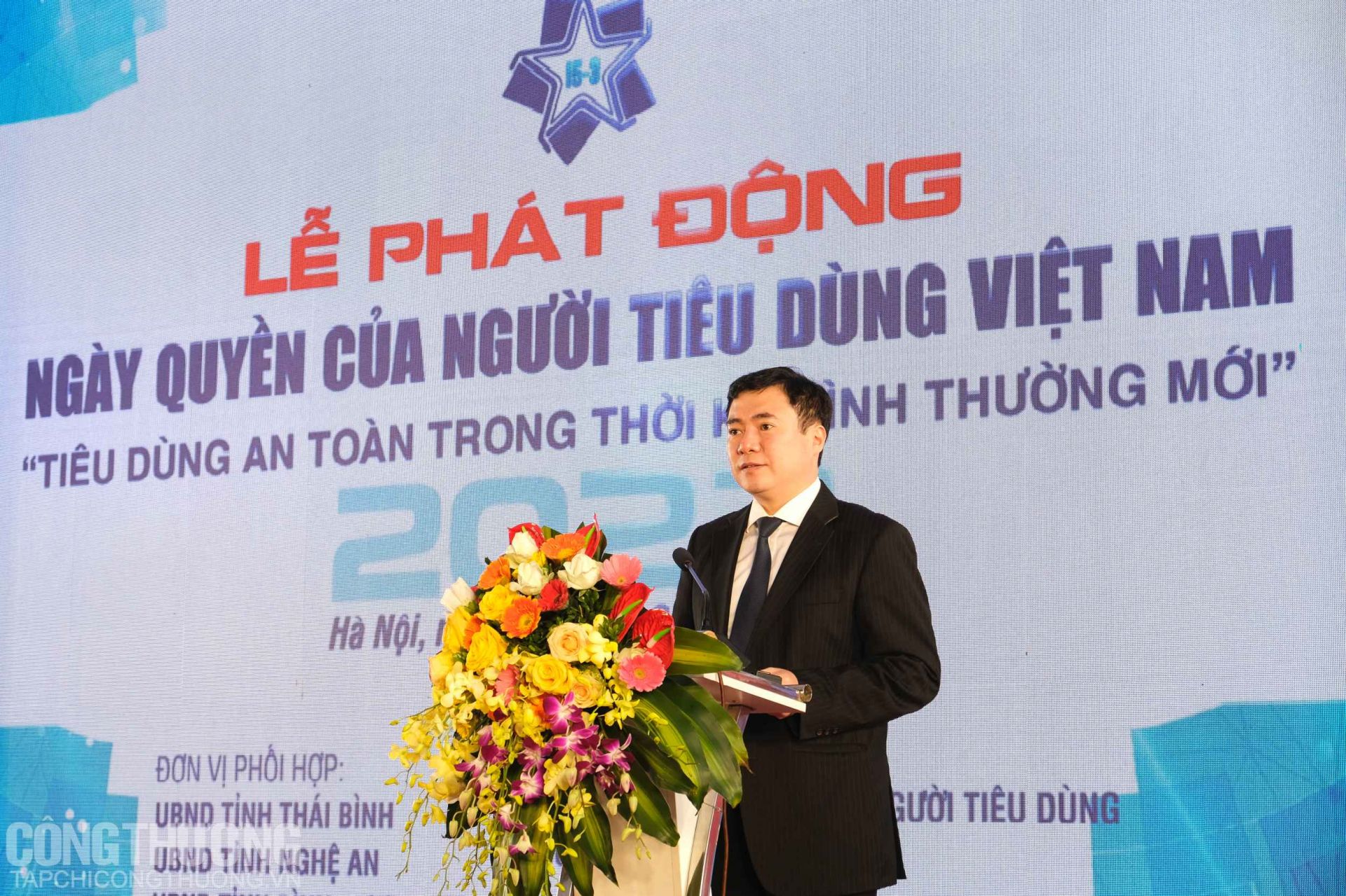 Thứ trưởng Bộ Công Thương Nguyễn Sinh Nhật Tân phát biểu khai mạc buổi Lễ