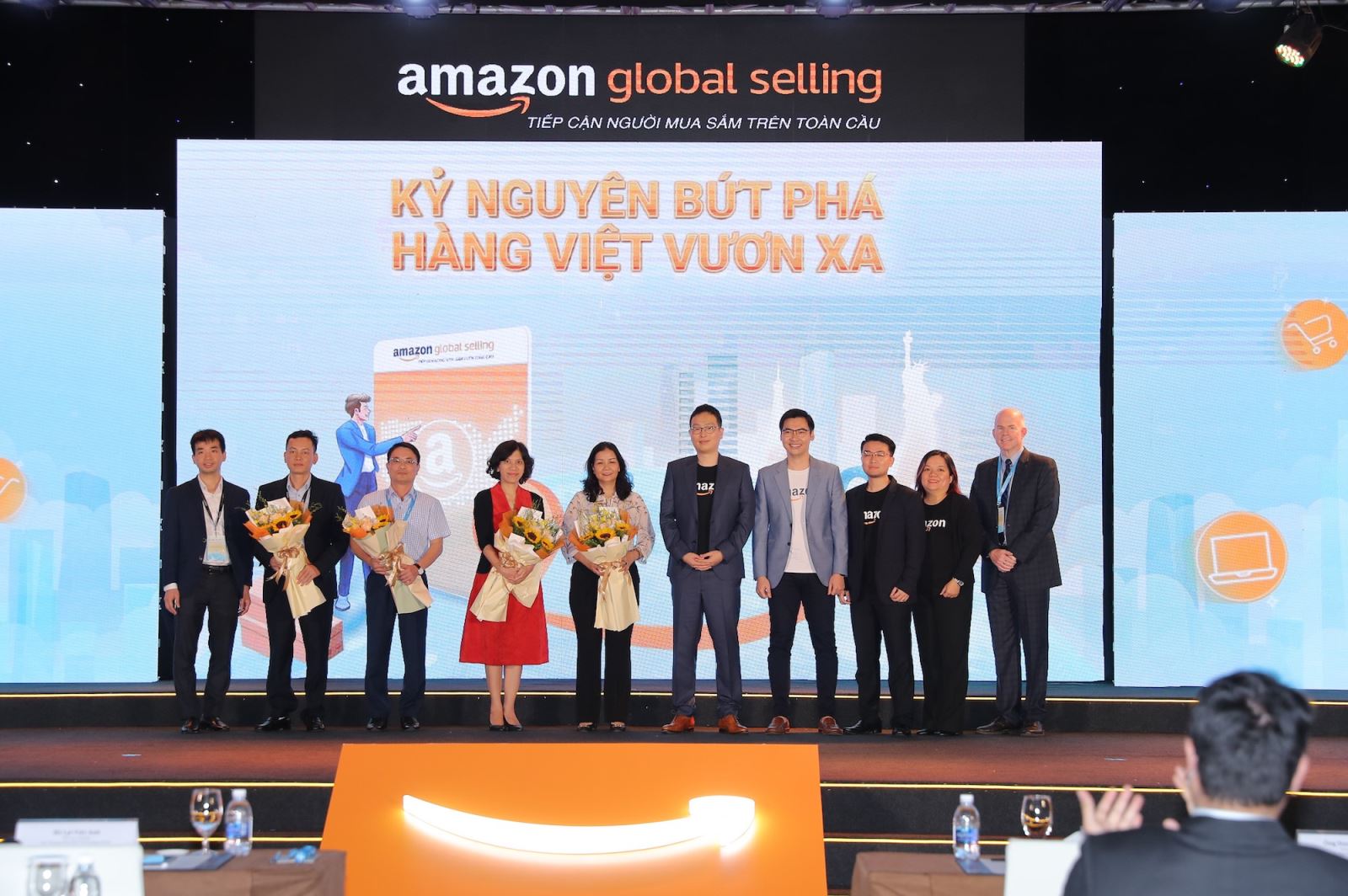 Tháng 4/2021, Amazon Global Selling chính thức công bố mở rộng hợp tác với Cục Thương mại điện tử và Kinh tế số (IDEA) - Bộ Công Thương và khởi xướng chương trình “Kỷ Nguyên Bứt Phá, Hàng Việt Vươn Xa” nhằm tăng cường hỗ trợ người bán hàng Việt Nam, chung tay giúp đỡ doanh nghiệp Việt phát triển với thương mại điện tử xuyên biên giới