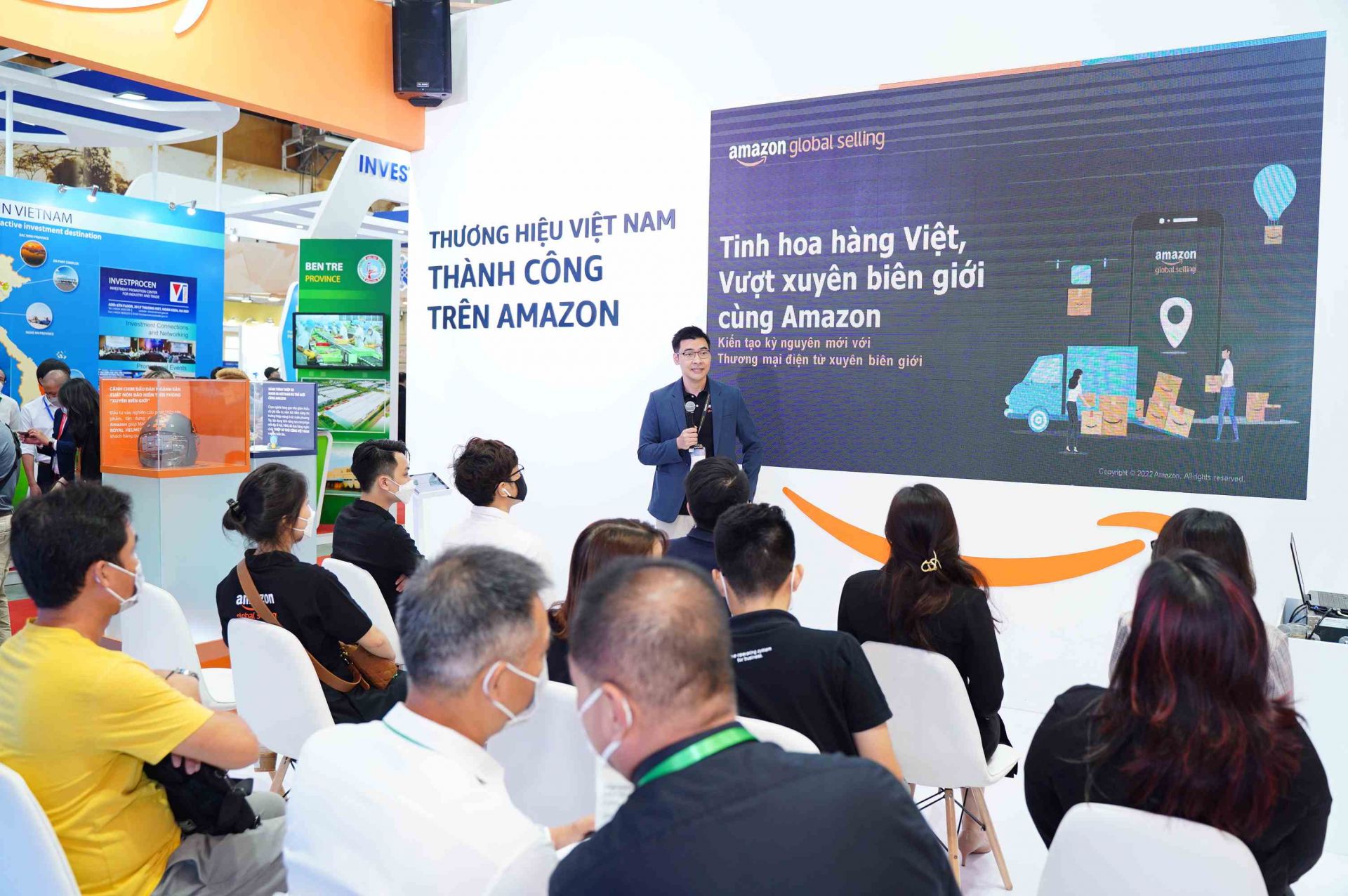 Chuỗi workshop tập huấn về Thương mại điện tử xuyên biên giới do Amazon Global Selling thu hút quan tâm của khách tham quan tại Vietnam Expo 2022
