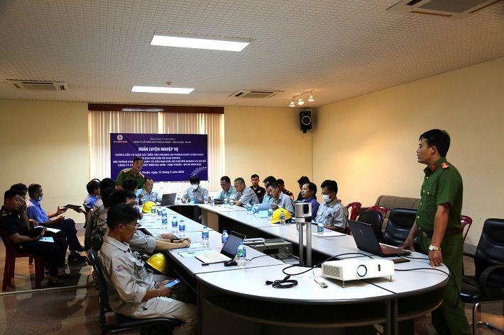 Phòng Cảnh PCCC&CNCH tỉnh Bình Thuận trực tiếp huấn luyện nghiệp vụ cho CBCNV Công ty ĐHĐ