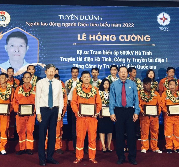 Ông Lê Hồng Cường - Trạm biến áp 500 kV Hà Tĩnh, Truyền tải điện Hà Tĩnh, Công ty Truyền tải điện 1 tại Lễ biểu dương