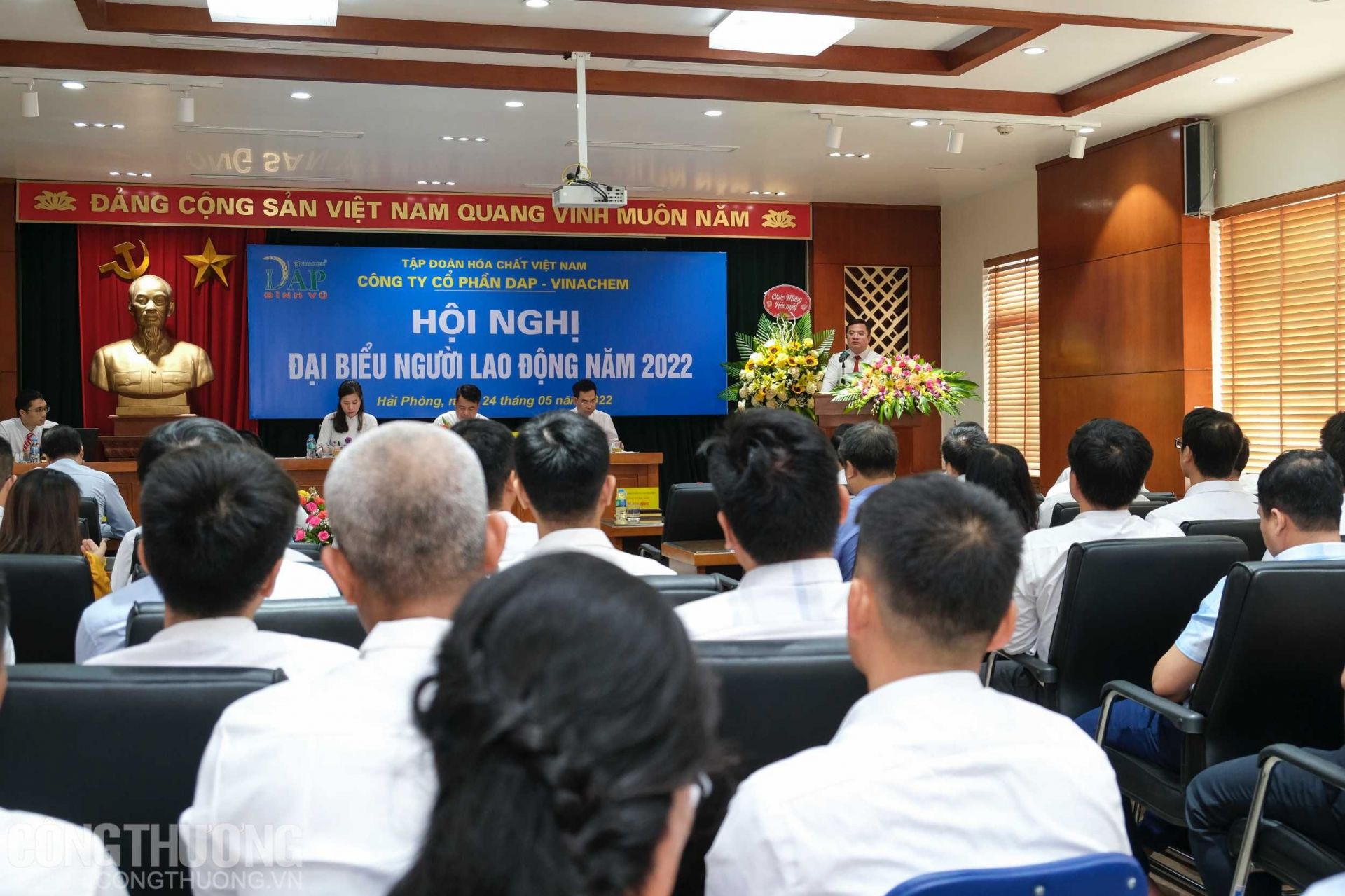 Ông Phùng Quang Hiệp - Tổng Giám đốc Tập đoàn Hóa chất Việt Nam chia sẻ tại Hội nghị