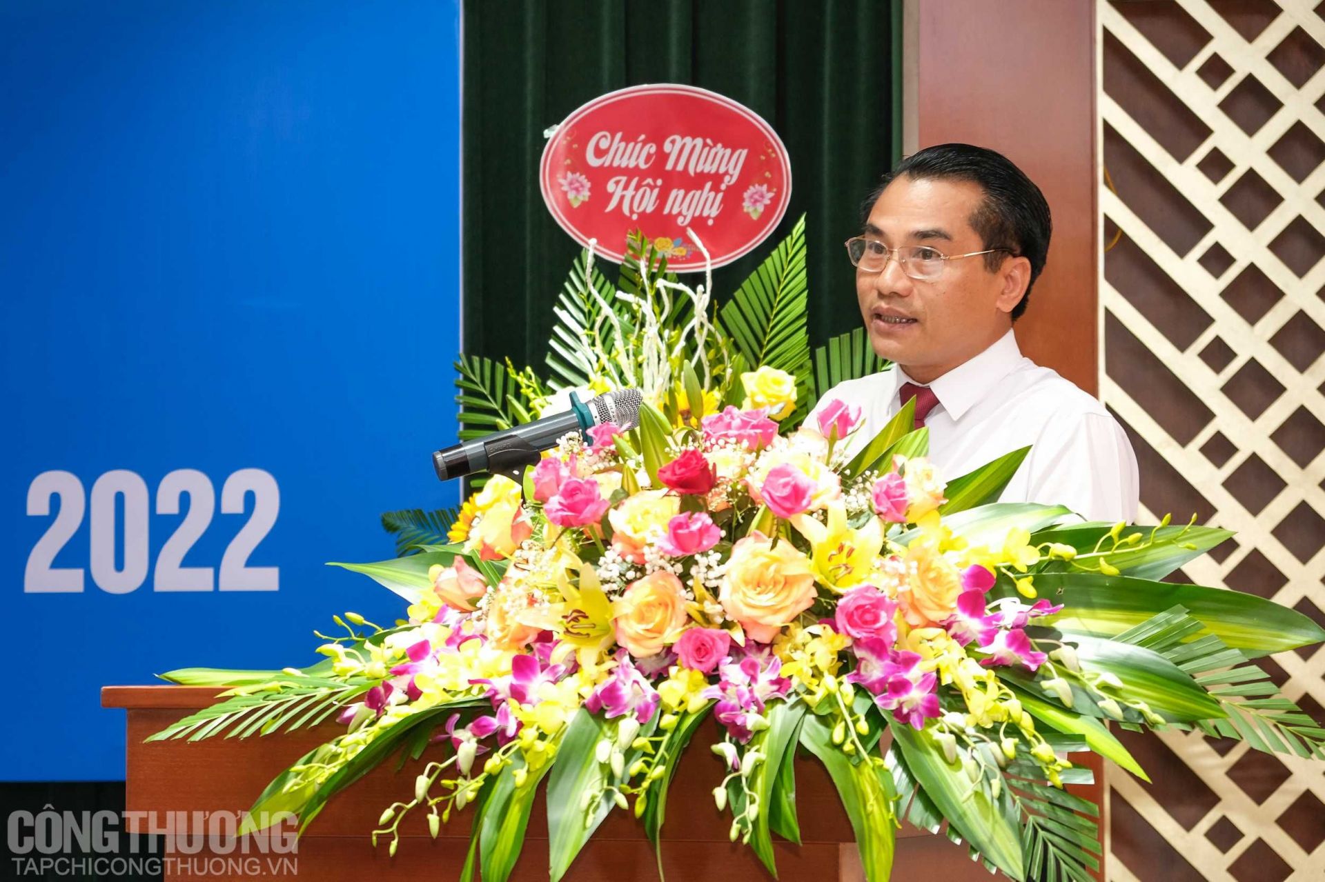 Ông Lê Ngọc Nhân - Phó Tổng Giám đốc Công ty CP DAP-Vinachem báo cáo tại Hội nghị