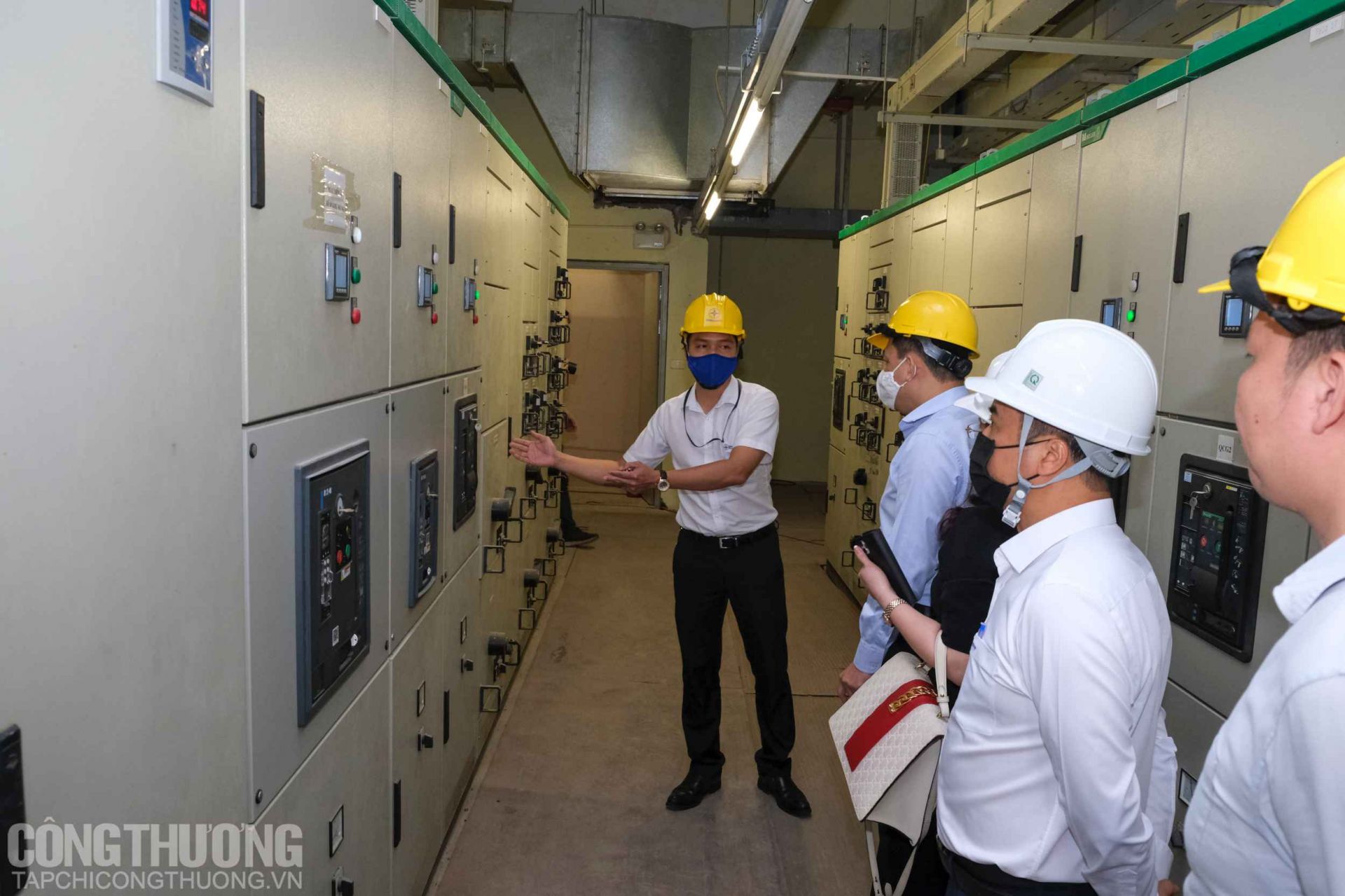 Thứ trưởng Bộ Công Thương Đặng Hoàng An kiểm tra và làm việc về phương án cung cấp điện tại các địa điểm tổ chức thi đấu Sea Games 31 trên địa bàn Thành phố Hà Nội