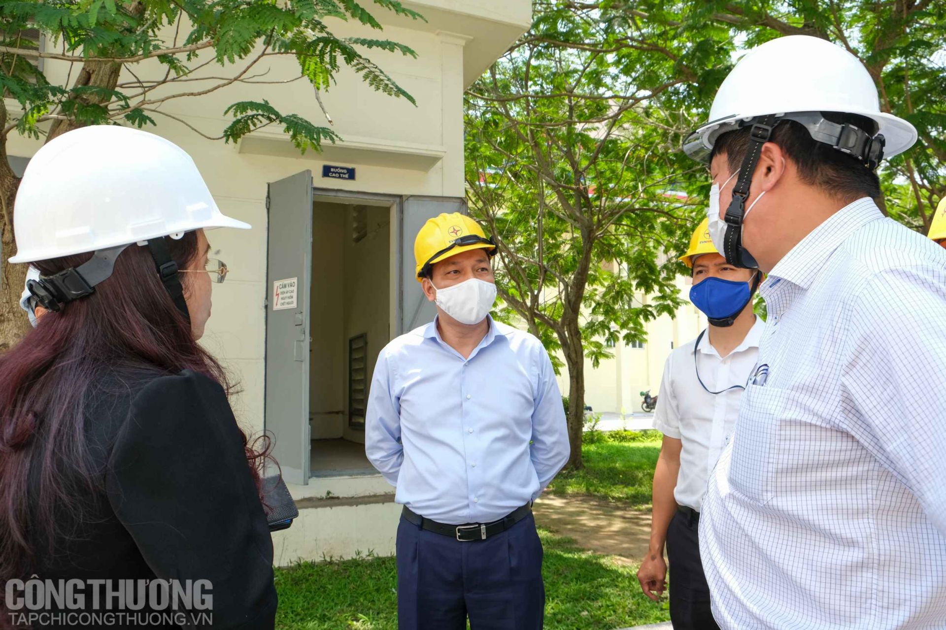 Thứ trưởng Bộ Công Thương Đặng Hoàng An kiểm tra và làm việc về phương án cung cấp điện tại các địa điểm tổ chức thi đấu Sea Games 31 trên địa bàn Thành phố Hà Nội