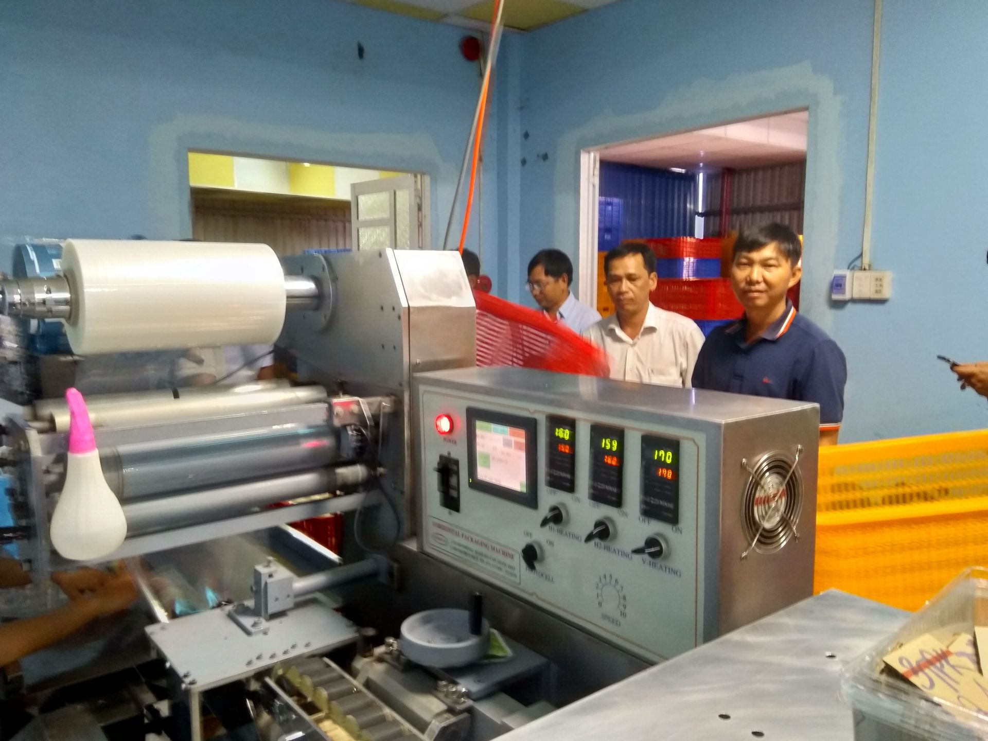 Việc đầu tư máy móc thiết bị mới giúp Công ty TNHH Bánh pía - Lạp xưởng Tân Lộc Phát nâng cao được năng suất, chất lượng sản phẩm, tiết kiệm được sức lao động  
