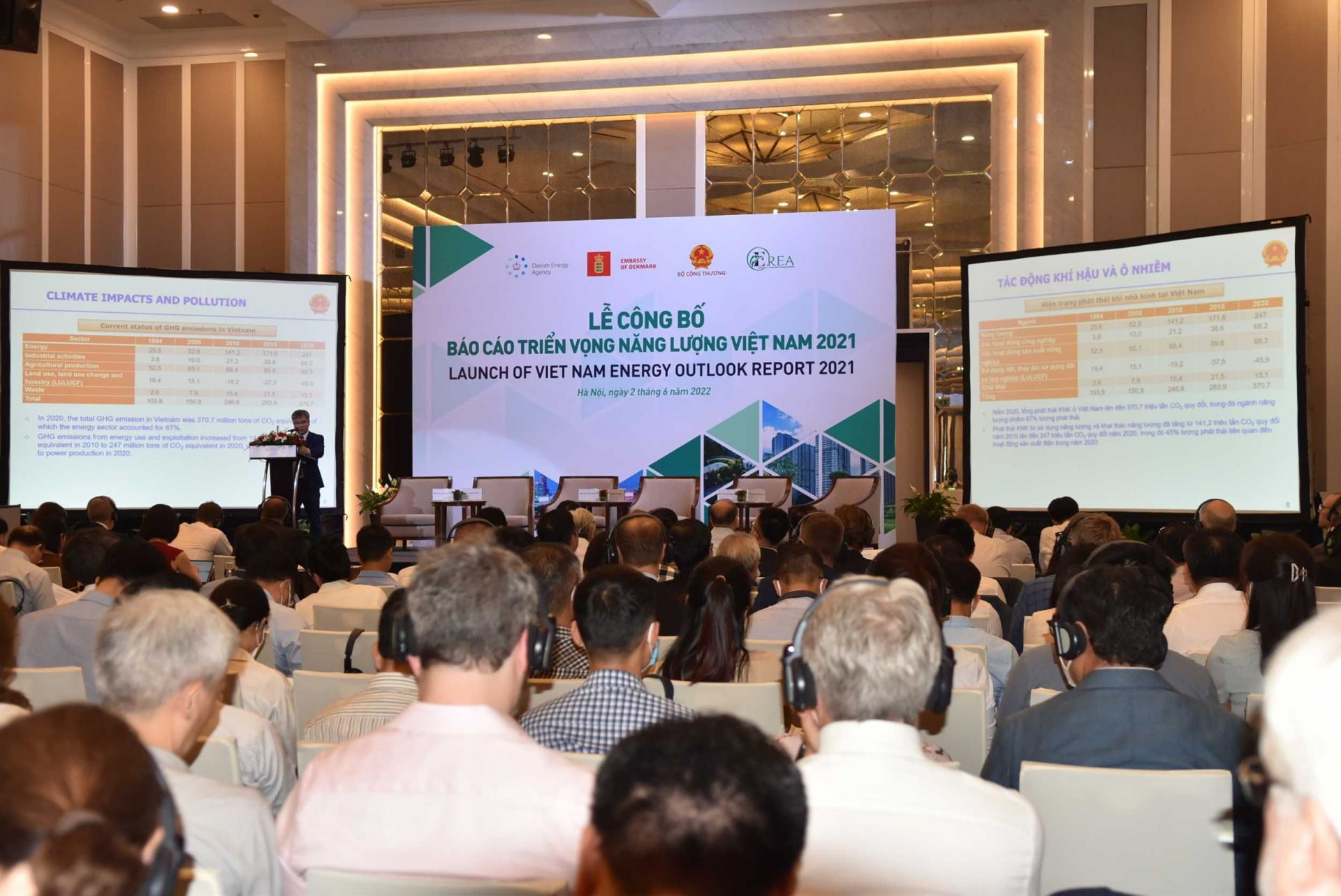 Toàn cảnh Lễ công bố Báo cáo Triển vọng Năng lượng Việt Nam 2021