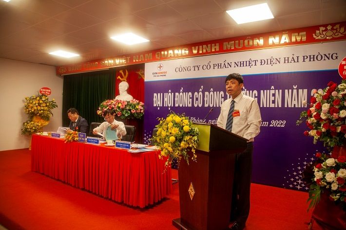 Ông Dương Sơn Bá – Tổng Giám đốc HND báo cáo kết quả sản xuất kinh doanh năm 2021 và kế hoạch năm 2022 trước đại hội