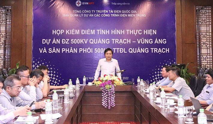 Ông Trương Hữu Thành - Phó Tổng giám đốc EVNNPT phát biểu chỉ đạo tại cuộc họp