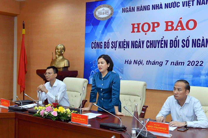 bà Nguyễn Thị Hòa, Viện trưởng Viện Chiến lược ngân hàng