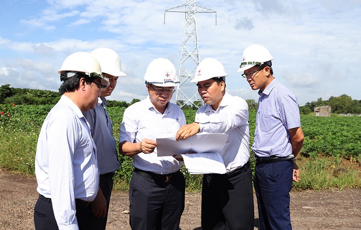 Tổng giám đốc EVNNPT Phạm Lê Phú và đoàn công tác kiểm tra đường dây 500kV Long Thành - rẽ Phú Mỹ - Sông Mây