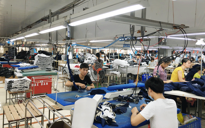 Sản xuất may mặc tại Cụm công nghiệp Ninh Phong