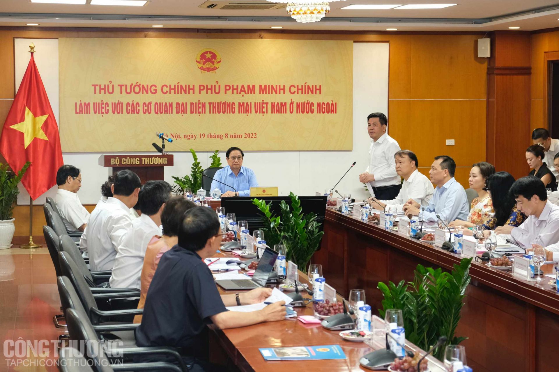Hội nghị trực tuyến về công tác phát triển thị trường với các cơ quan đại diện thương mại Việt Nam ở nước ngoài