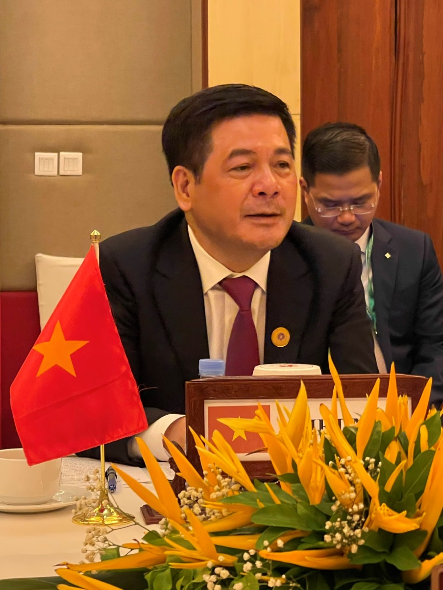 bộ trưởng Nguyễn Hồng Diên
