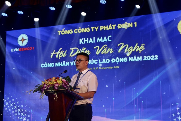 Ông Nguyễn Mạnh Huấn, PTGĐ EVNGENCO1, Trưởng BTC Hội diễn phát biểu khai mạc