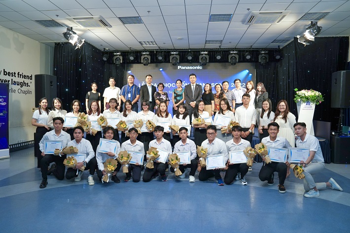 Panasonic Việt Nam trao học bổng cho sinh viên 