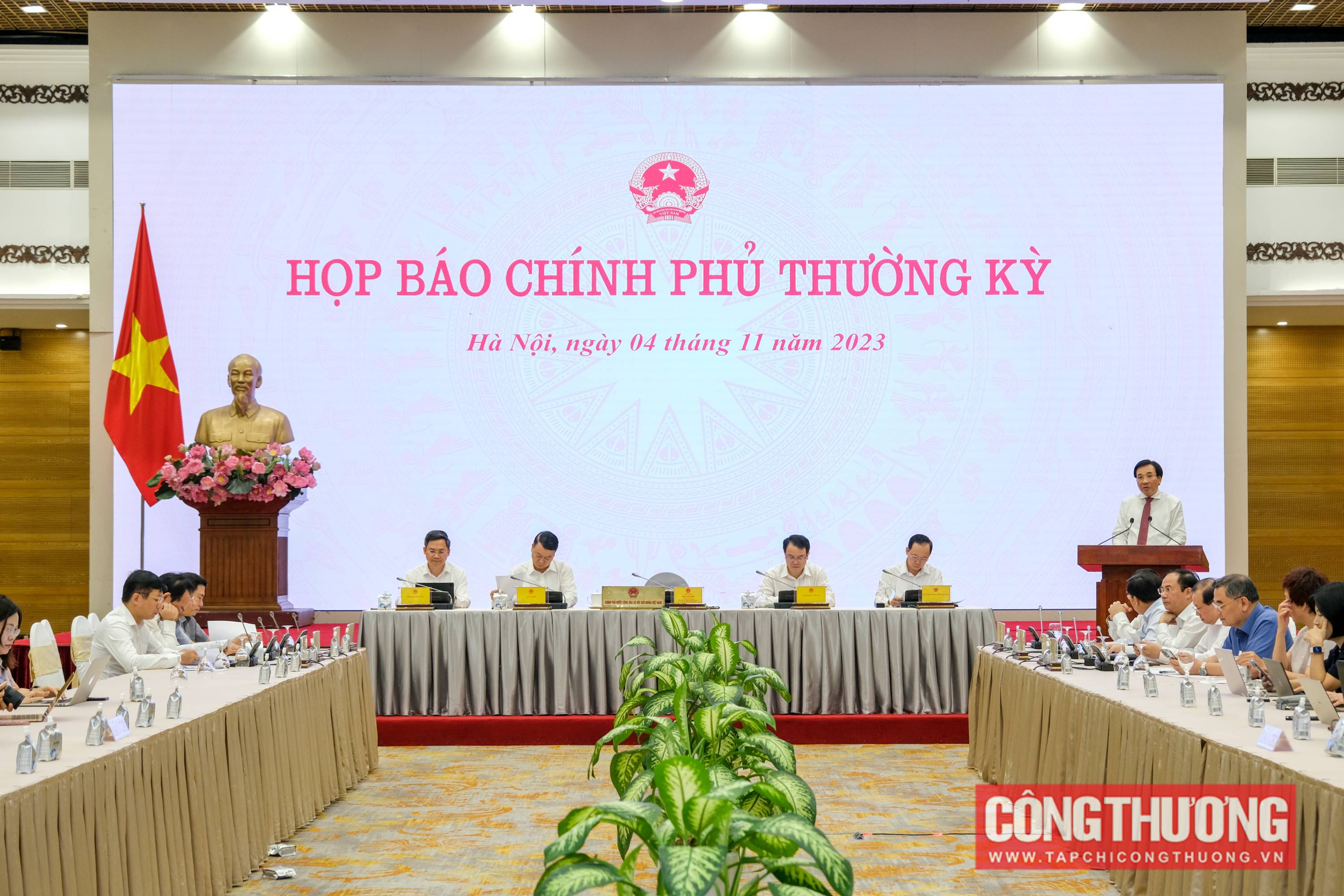 Toàn cảnh họp báo Chính phủ thường kỳ tháng 10/2023 diễn ra chiều 4/11