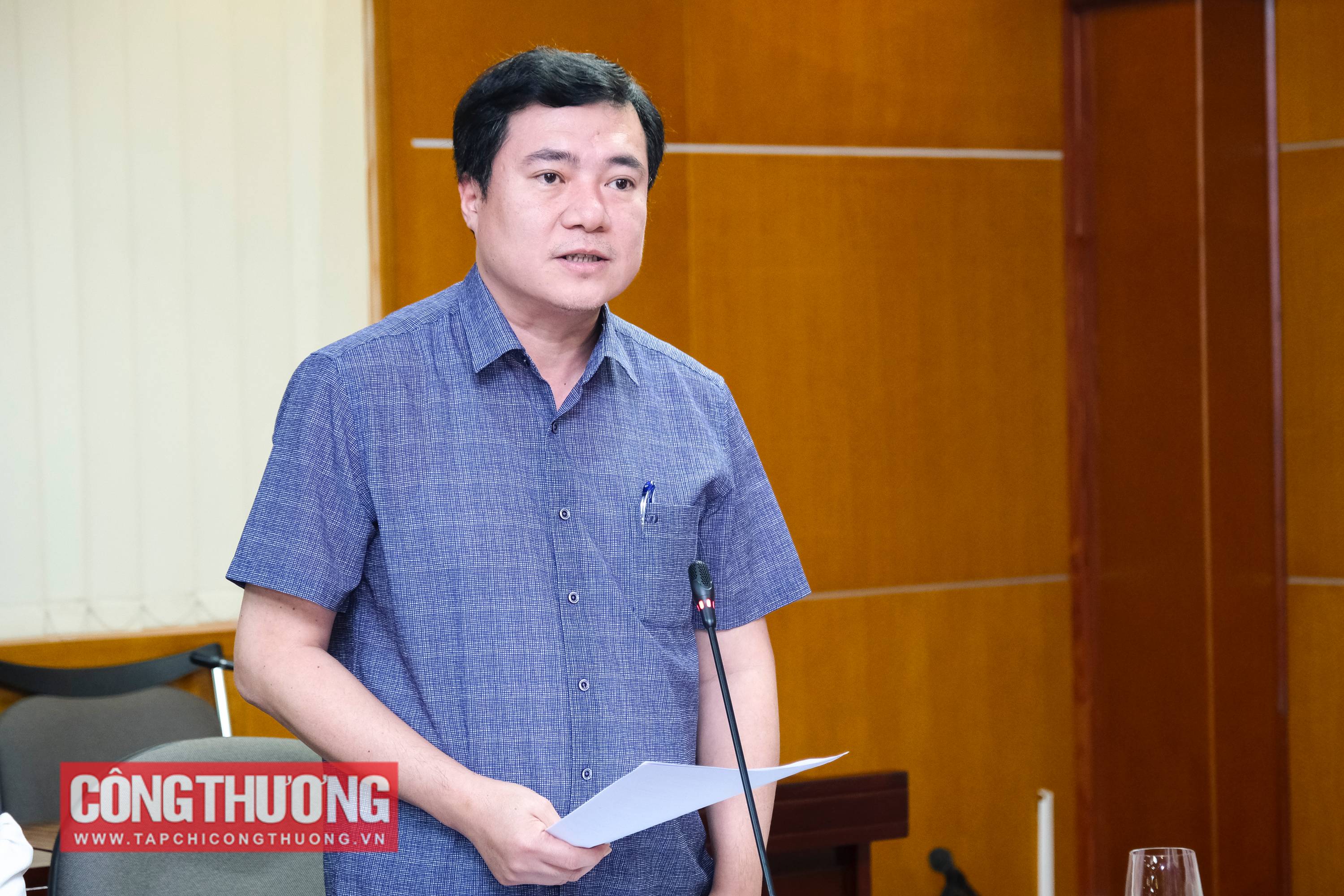 Thứ trưởng Bộ Công Thương Nguyễn Sinh Nhật Tân phát biểu tại Hội nghị