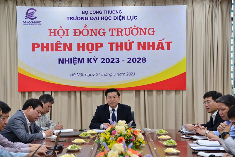 PGS.TS Đinh Văn Châu chủ trì Hội nghị.