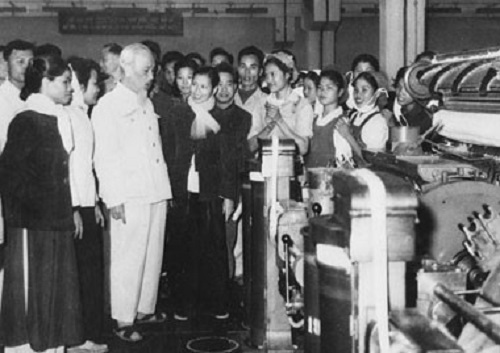 tư liệu về Chủ tịch Hồ Chí Minh với Ngành Dệt May