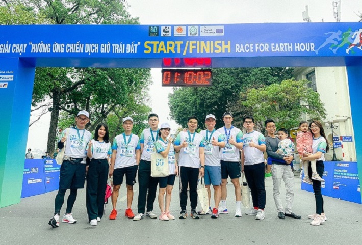 các đoàn viên thanh niên Vinatex hào hướng tham gia giải chạy Giờ trái đất năm 2023 