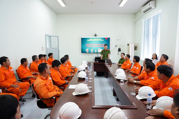 hình ảnh về buổi huấn luyện PCCC và CHCN tại Nhà máy Thủy điện Sông Ba Hạ