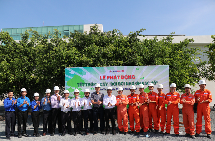 Lễ phát động Tết trồng cây được đông đảo CBCNV Công ty Nhiệt điện Vĩnh tân hưởng ứng