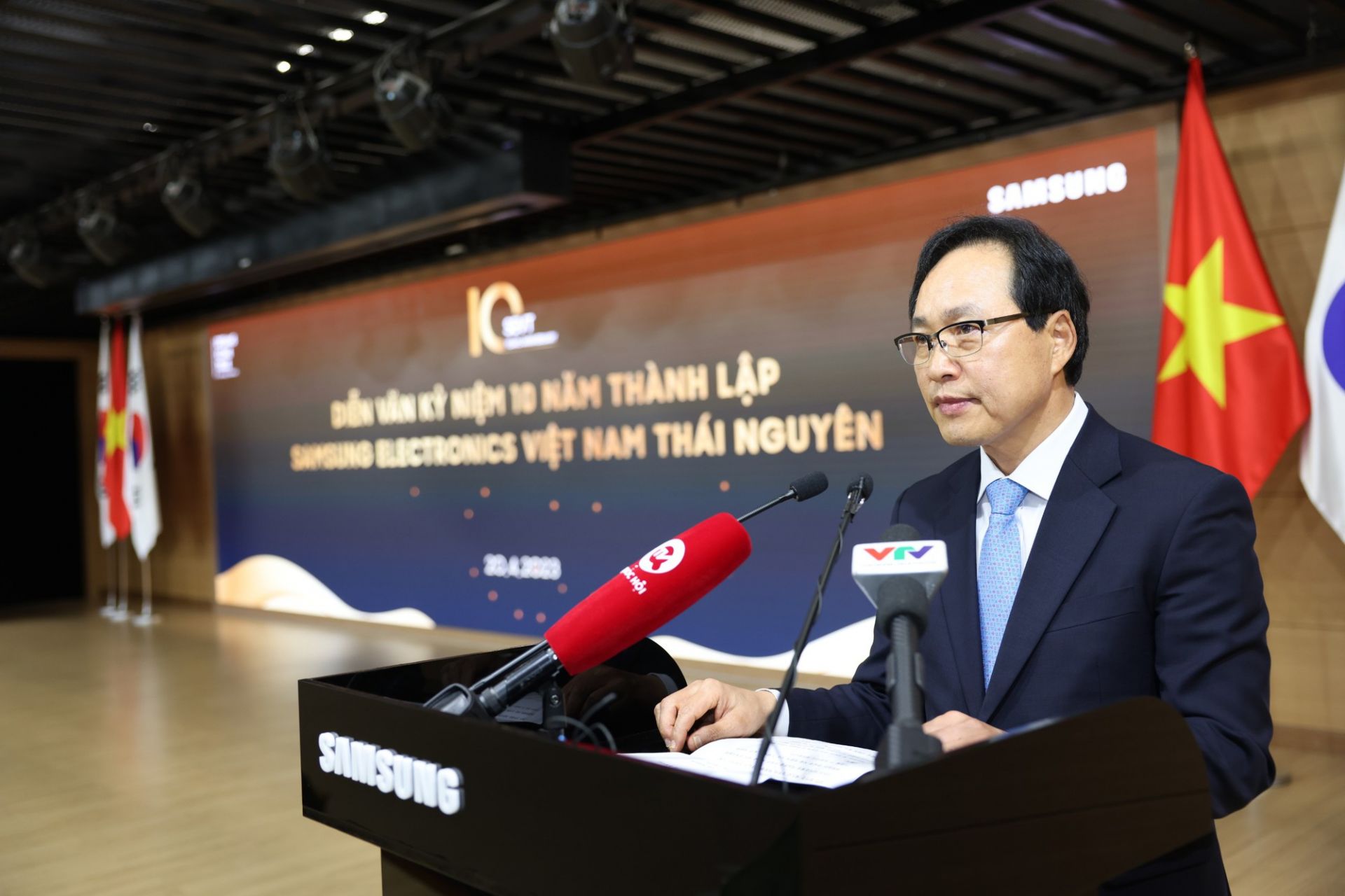 Tổng Giám đốc Tổ hợp Samsung Việt Nam Choi Joo Ho cho hay, đến thời điểm hiện tại, số vốn đầu tư của Samsung đạt trên 7,5 tỷ USD tại Thái Nguyên