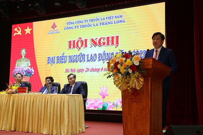 Ông Nguyễn Quang Huy - Bí thư Đảng ủy, Chủ tịch HĐTV Công ty Thuốc lá Thăng Long phát biểu tại Hội nghị